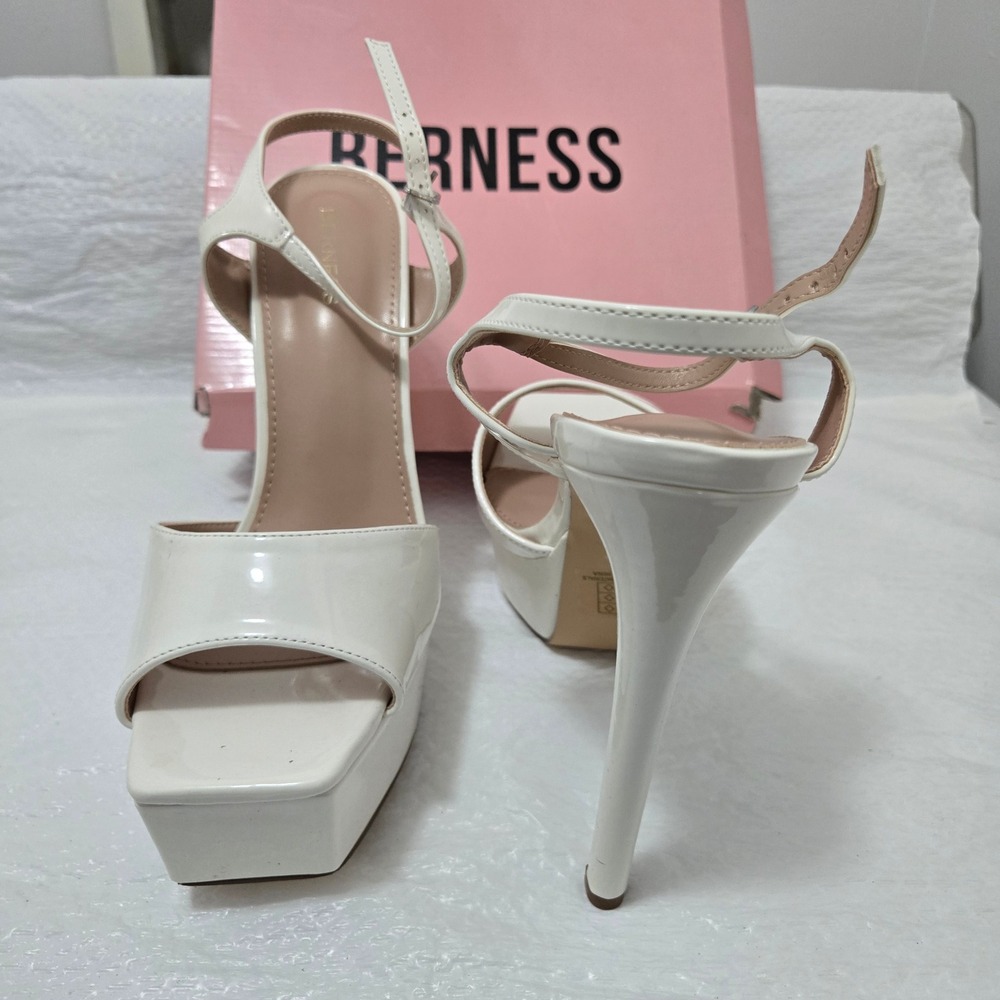 Berness Genevieve White Patent Platform Stiletto Sandals Square Toe Heels Womens